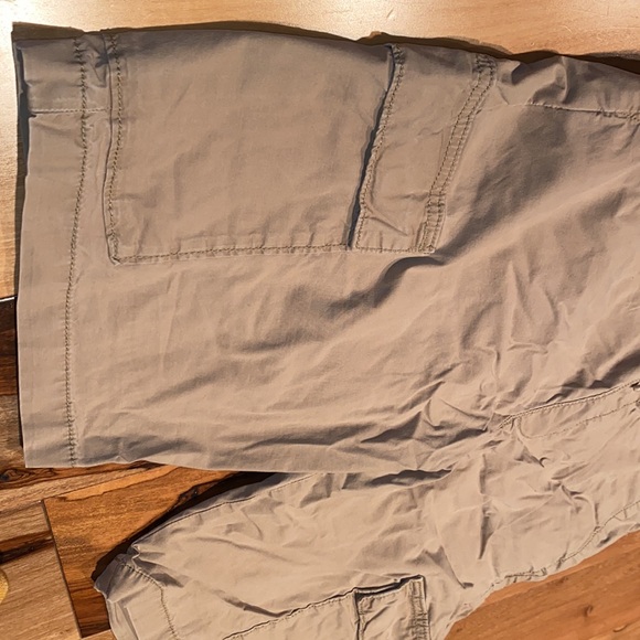 NWOT ~ ABERCROMBIE KIDS CARGO SHORTS ~ BOYS SMALL - Picture 2 of 6